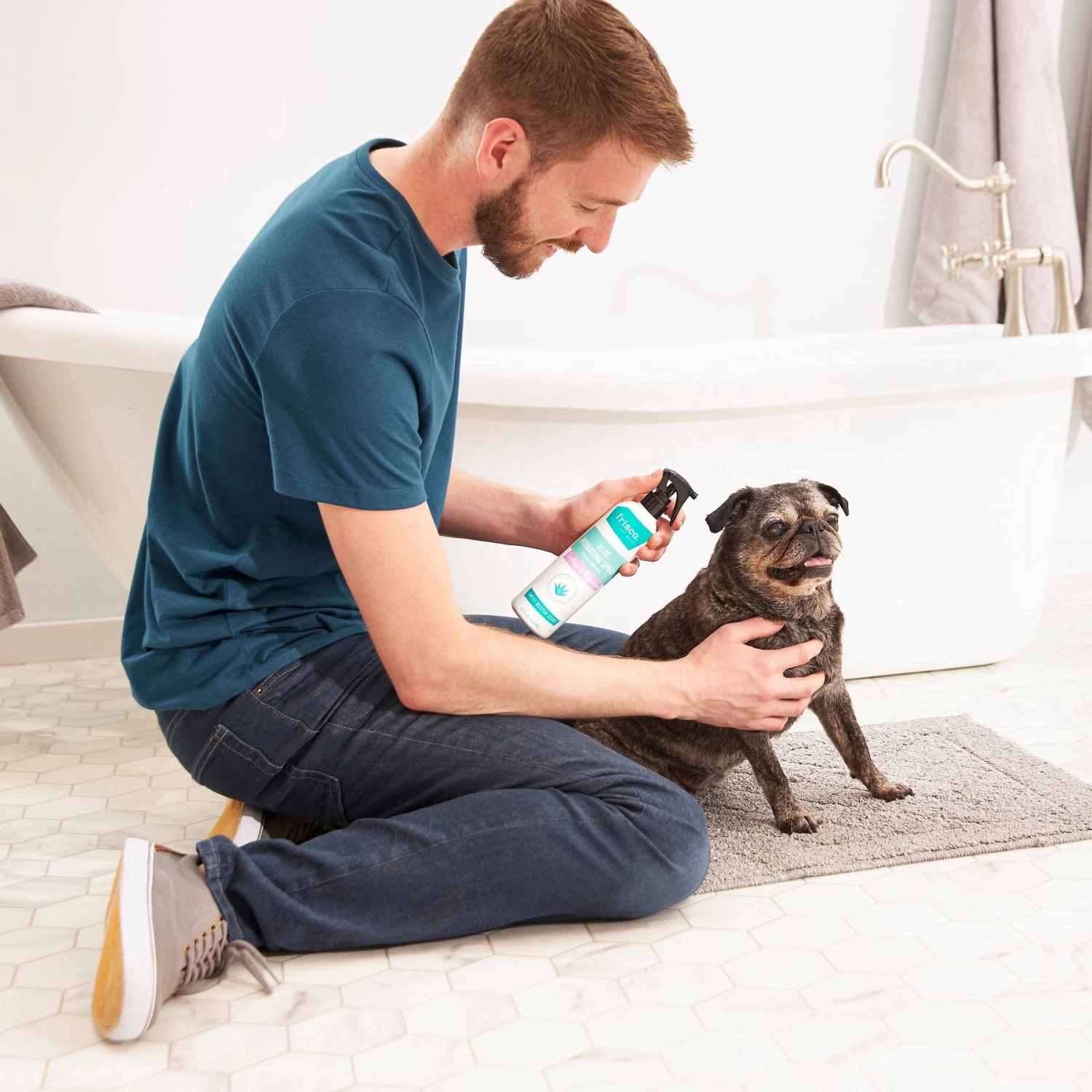 Frisco Aloe Hydrating Dog & Cat Spray, Sweet Nectar Scent - Image 3